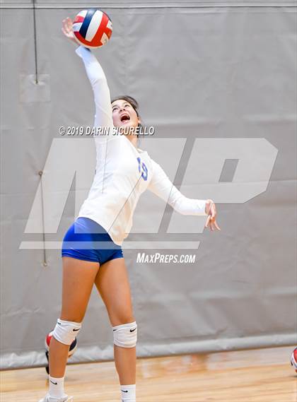 Thumbnail 3 in Bishop Gorman vs. Santa Fe  (NIKE Tournament of Champions) photogallery.