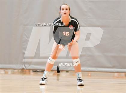 Thumbnail 2 in Bishop Gorman vs. Santa Fe  (NIKE Tournament of Champions) photogallery.