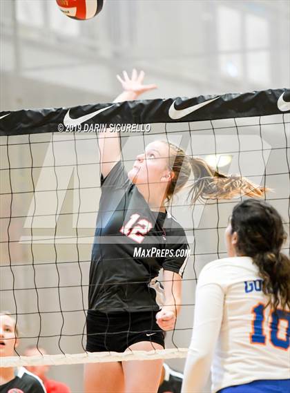 Thumbnail 3 in Bishop Gorman vs. Santa Fe  (NIKE Tournament of Champions) photogallery.