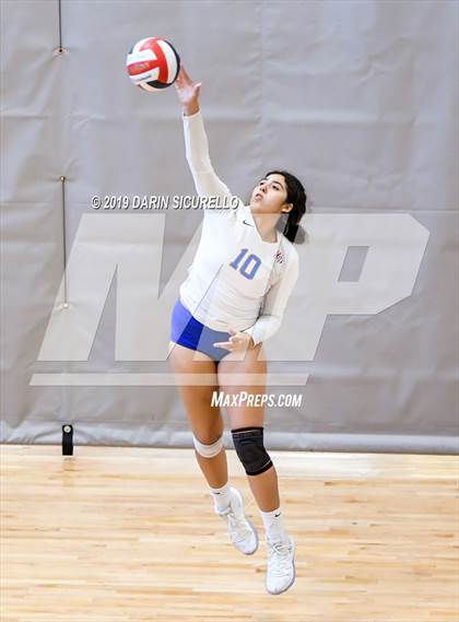 Thumbnail 3 in Bishop Gorman vs. Santa Fe  (NIKE Tournament of Champions) photogallery.