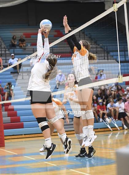 Thumbnail 3 in Sullivan Central @ Sullivan South photogallery.