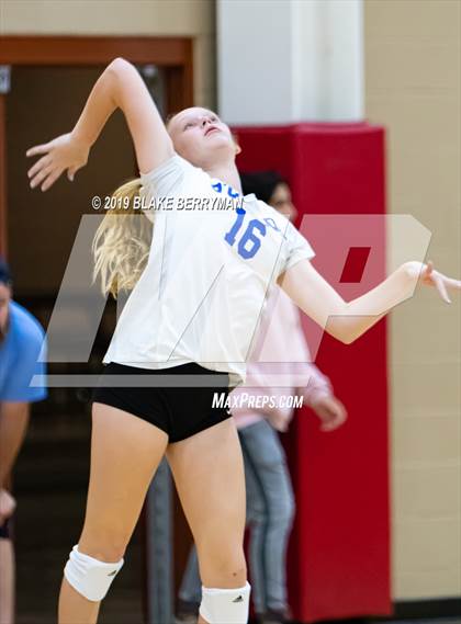 Thumbnail 1 in O'Connor @ Chaparral photogallery.