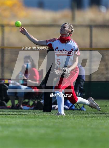 Thumbnail 1 in Fossil Ridge vs. Grand Junction Central (CHSAA 5A Semifinal) photogallery.