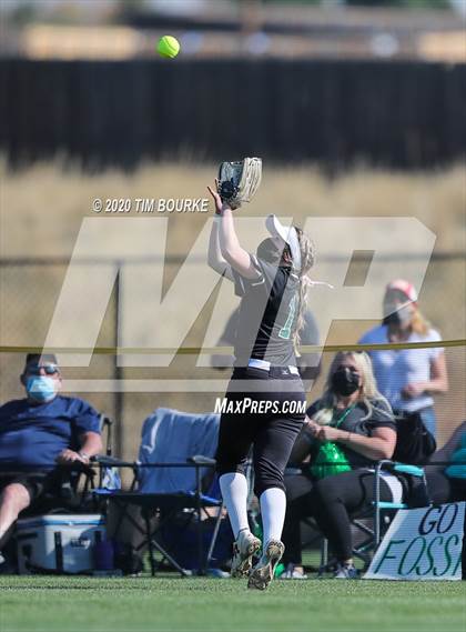 Thumbnail 1 in Fossil Ridge vs. Grand Junction Central (CHSAA 5A Semifinal) photogallery.