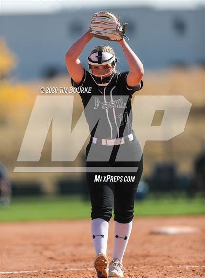 Thumbnail 1 in Fossil Ridge vs. Grand Junction Central (CHSAA 5A Semifinal) photogallery.