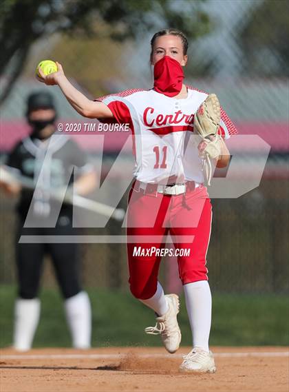 Thumbnail 1 in Fossil Ridge vs. Grand Junction Central (CHSAA 5A Semifinal) photogallery.