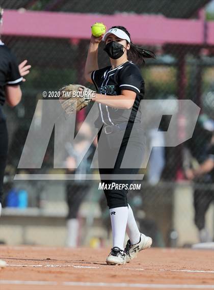 Thumbnail 1 in Fossil Ridge vs. Grand Junction Central (CHSAA 5A Semifinal) photogallery.