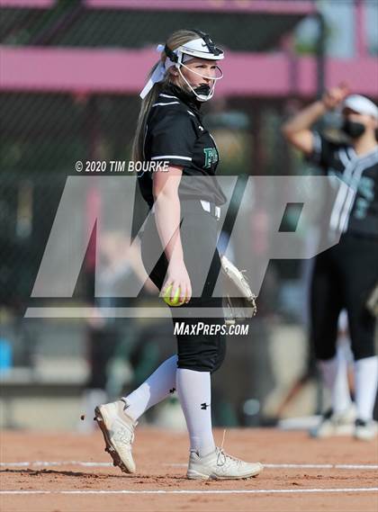 Thumbnail 3 in Fossil Ridge vs. Grand Junction Central (CHSAA 5A Semifinal) photogallery.