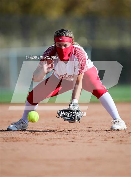 Thumbnail 1 in Fossil Ridge vs. Grand Junction Central (CHSAA 5A Semifinal) photogallery.