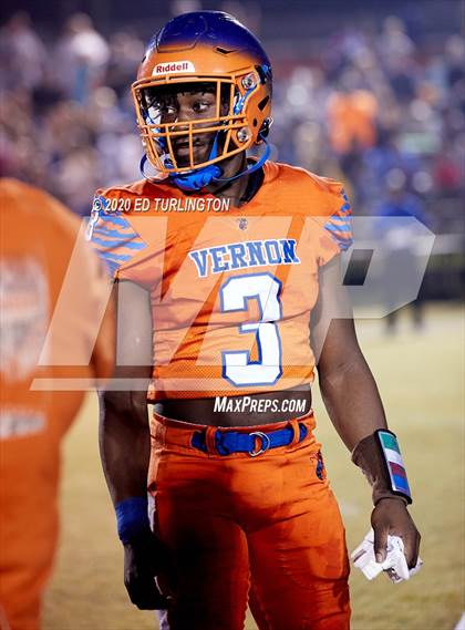 Thumbnail 1 in Vernon vs. Baker (FHSAA 1A Regional Playoff) photogallery.