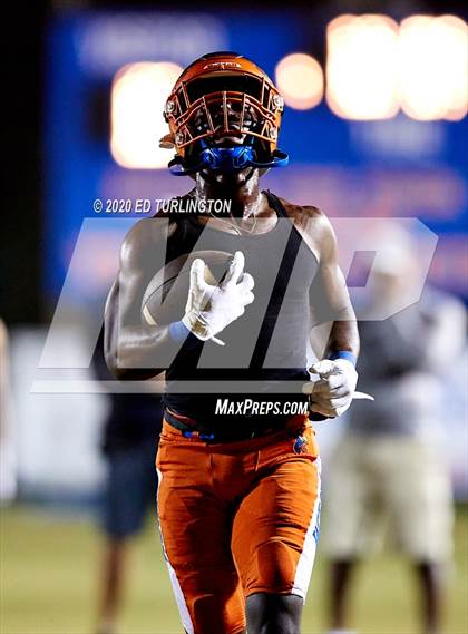 Thumbnail 1 in Vernon vs. Baker (FHSAA 1A Regional Playoff) photogallery.