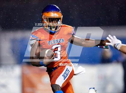 Thumbnail 1 in Vernon vs. Baker (FHSAA 1A Regional Playoff) photogallery.
