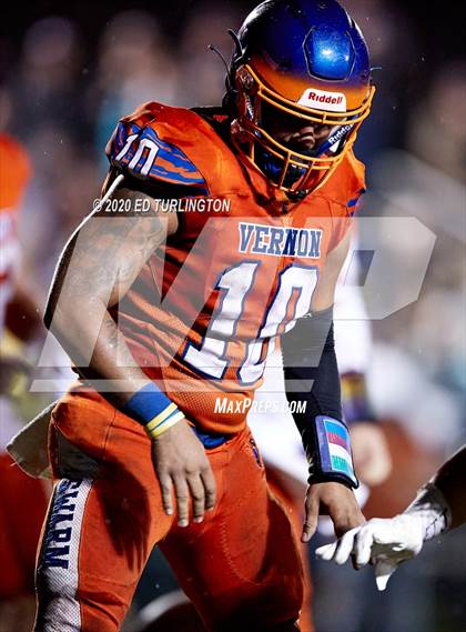 Thumbnail 3 in Vernon vs. Baker (FHSAA 1A Regional Playoff) photogallery.
