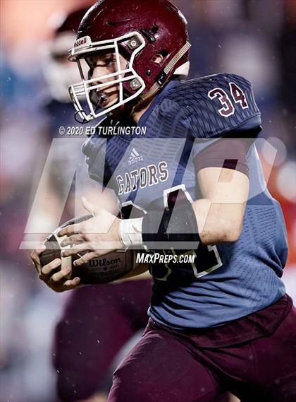 Thumbnail 1 in Vernon vs. Baker (FHSAA 1A Regional Playoff) photogallery.