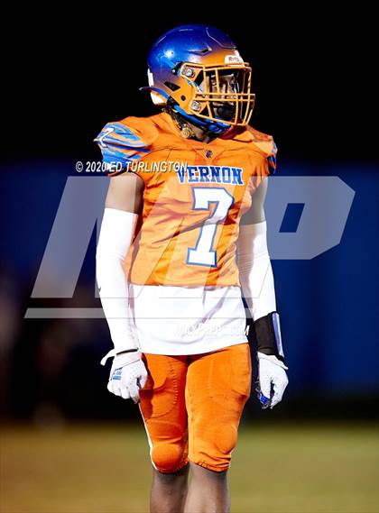 Thumbnail 3 in Vernon vs. Baker (FHSAA 1A Regional Playoff) photogallery.