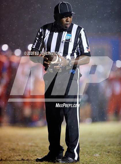 Thumbnail 3 in Vernon vs. Baker (FHSAA 1A Regional Playoff) photogallery.