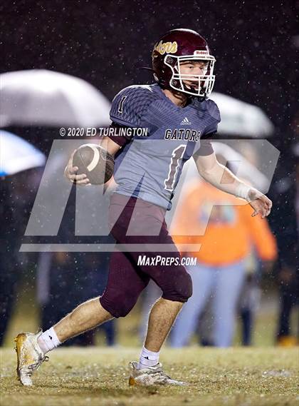 Thumbnail 3 in Vernon vs. Baker (FHSAA 1A Regional Playoff) photogallery.