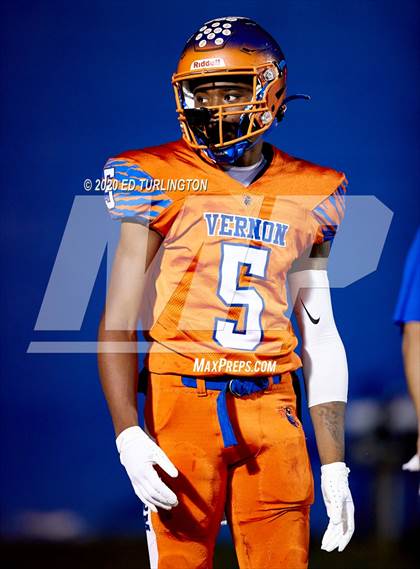Thumbnail 1 in Vernon vs. Baker (FHSAA 1A Regional Playoff) photogallery.
