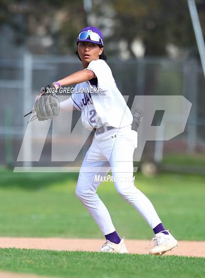 Thumbnail 1 in Casa Grande @ Petaluma photogallery.