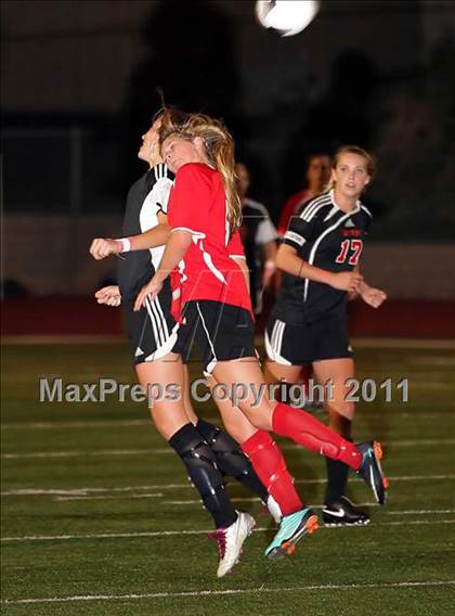 Thumbnail 2 in Flintridge Sacred Heart vs. San Clemente (CIF SS D1 Final) photogallery.