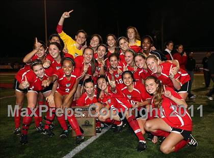 Thumbnail 3 in Flintridge Sacred Heart vs. San Clemente (CIF SS D1 Final) photogallery.