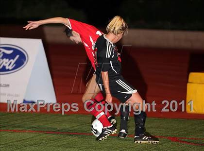 Thumbnail 2 in Flintridge Sacred Heart vs. San Clemente (CIF SS D1 Final) photogallery.