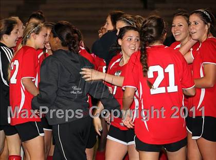 Thumbnail 2 in Flintridge Sacred Heart vs. San Clemente (CIF SS D1 Final) photogallery.