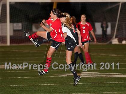 Thumbnail 3 in Flintridge Sacred Heart vs. San Clemente (CIF SS D1 Final) photogallery.
