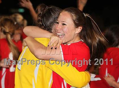 Thumbnail 1 in Flintridge Sacred Heart vs. San Clemente (CIF SS D1 Final) photogallery.