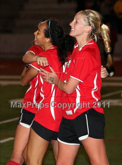 Thumbnail 1 in Flintridge Sacred Heart vs. San Clemente (CIF SS D1 Final) photogallery.