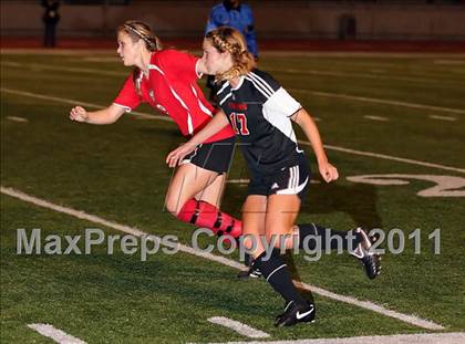Thumbnail 3 in Flintridge Sacred Heart vs. San Clemente (CIF SS D1 Final) photogallery.