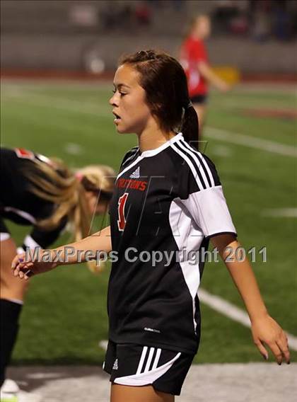 Thumbnail 3 in Flintridge Sacred Heart vs. San Clemente (CIF SS D1 Final) photogallery.