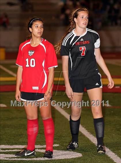Thumbnail 2 in Flintridge Sacred Heart vs. San Clemente (CIF SS D1 Final) photogallery.