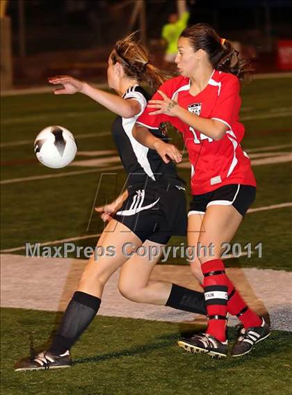 Thumbnail 1 in Flintridge Sacred Heart vs. San Clemente (CIF SS D1 Final) photogallery.