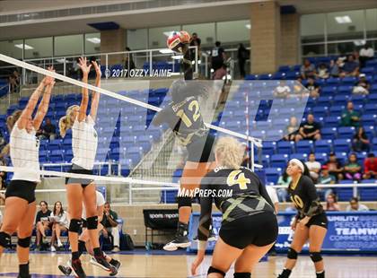 Thumbnail 3 in Reagan @ Brennan photogallery.