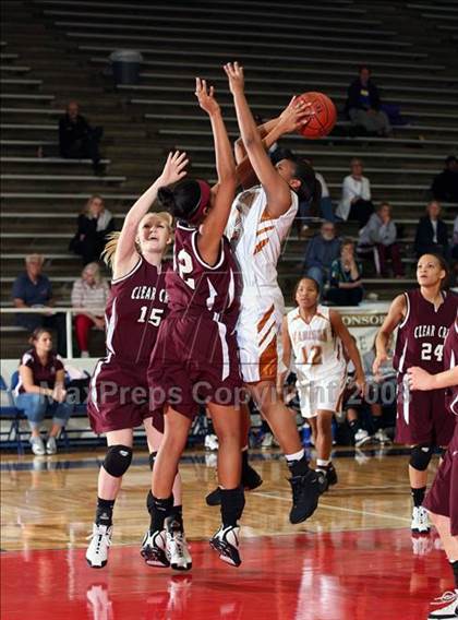 Thumbnail 2 in Clear Creek vs. Madison (McDonald's Texas Invitational) photogallery.