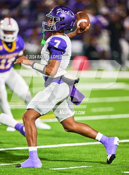Thumbnail 3 in Lufkin @ Ball photogallery.