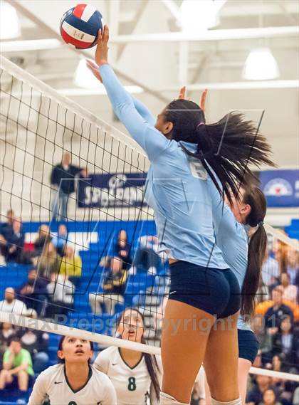 Thumbnail 1 in Sacred Heart Cathedral vs Valley Christian (CIF CCS D3 Final)  photogallery.