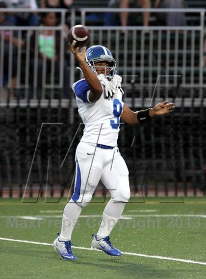 Thumbnail 1 in Palisades vs. Harvard-Westlake photogallery.