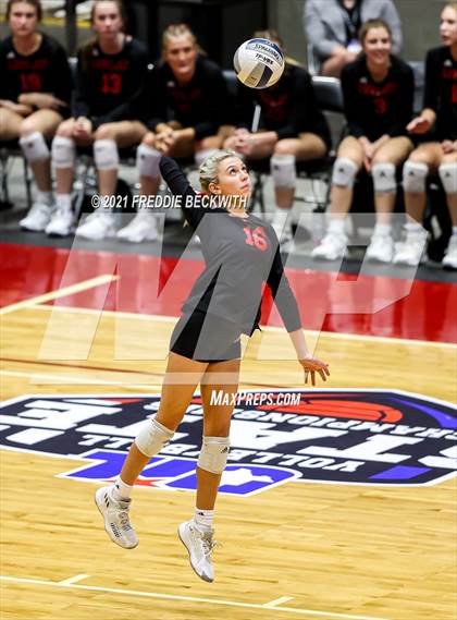 Thumbnail 3 in Lovejoy vs. Manvel (UIL Volleyball 5A Semi-Finals)  photogallery.
