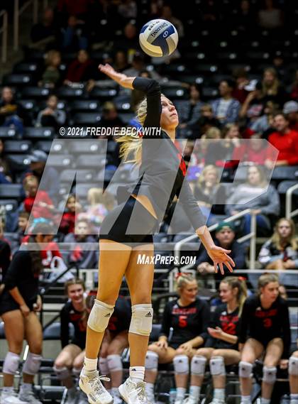 Thumbnail 3 in Lovejoy vs. Manvel (UIL Volleyball 5A Semi-Finals)  photogallery.