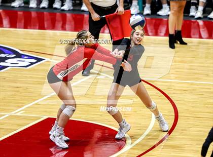 Thumbnail 2 in Lovejoy vs. Manvel (UIL Volleyball 5A Semi-Finals)  photogallery.