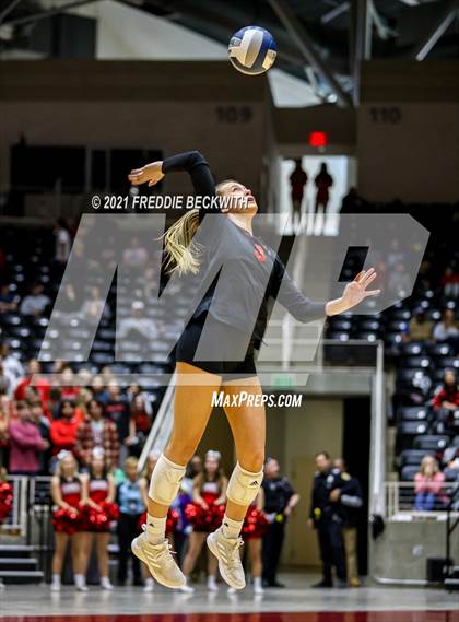 Thumbnail 2 in Lovejoy vs. Manvel (UIL Volleyball 5A Semi-Finals)  photogallery.