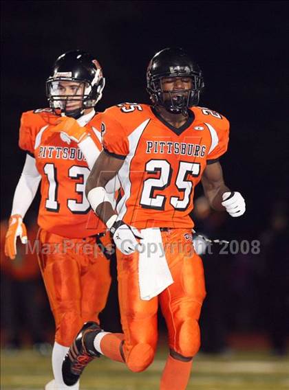 Thumbnail 1 in Pittsburg vs. De La Salle (CIF NCS D1 Final) photogallery.