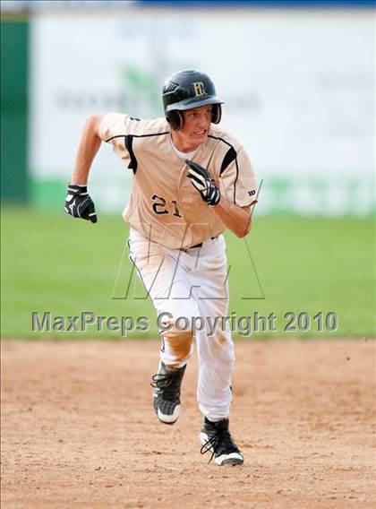 Thumbnail 1 in East Ridge vs. Stillwater (Section 4AAA Playoffs) photogallery.
