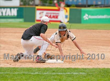 Thumbnail 3 in East Ridge vs. Stillwater (Section 4AAA Playoffs) photogallery.