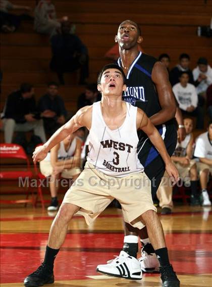 Thumbnail 1 in West Torrance vs. Diamond Ranch (Pacific Shores Tournament) photogallery.
