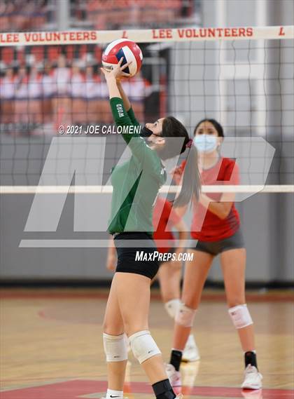 Thumbnail 3 in Incarnate Word @ Lee photogallery.