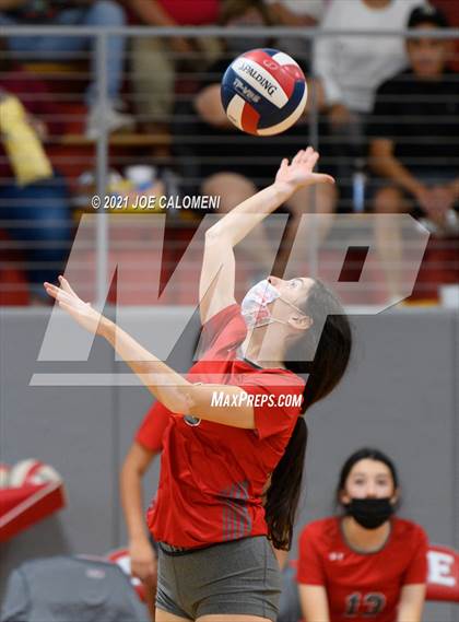 Thumbnail 3 in Incarnate Word @ Lee photogallery.