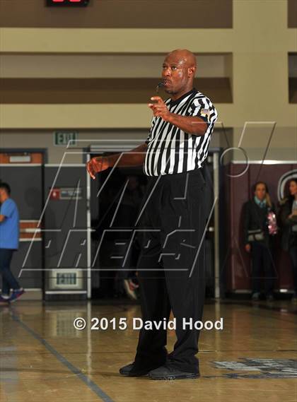Thumbnail 3 in Jonesboro vs. Alemany (MaxPreps Holiday Classic) photogallery.
